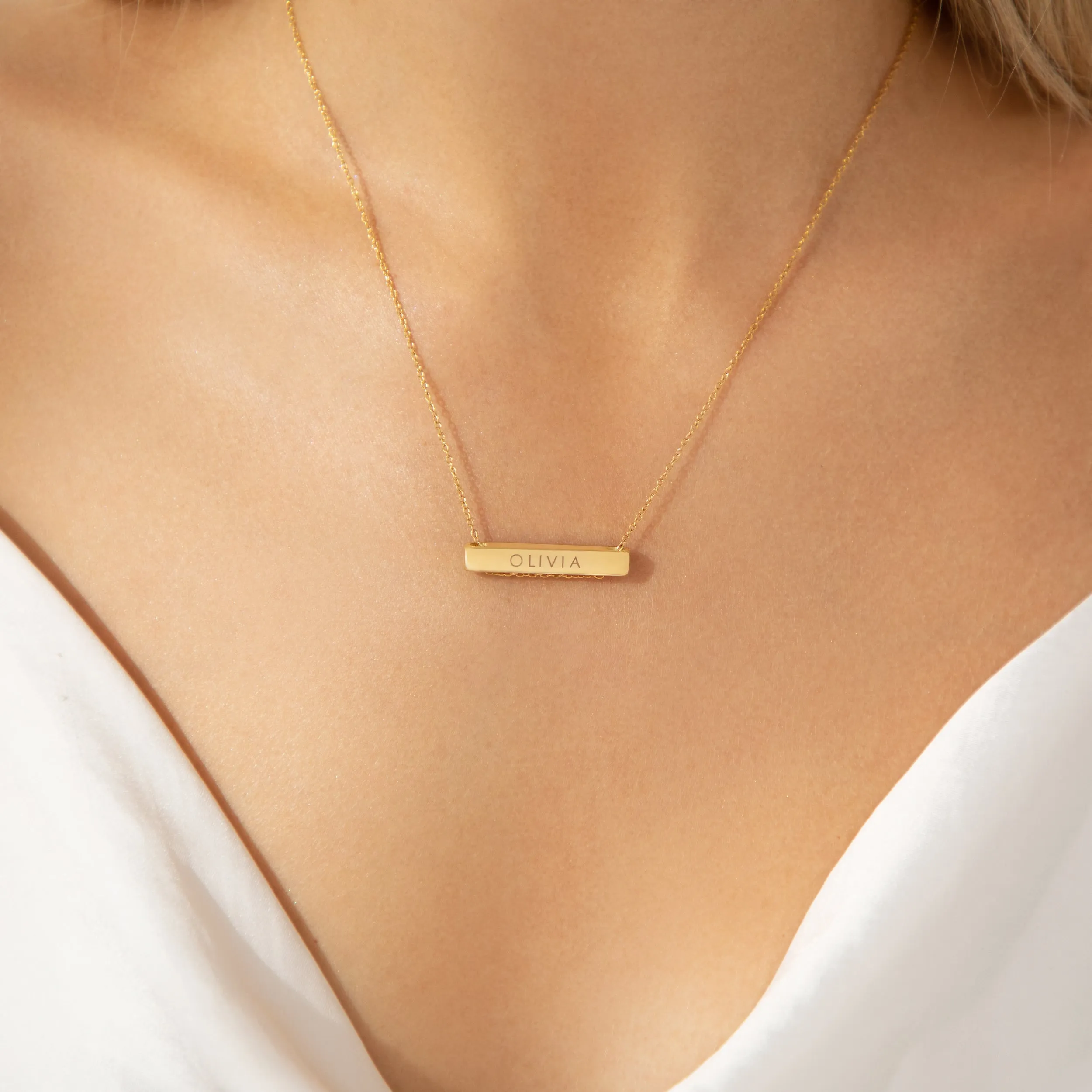 3cm Letter Bar Necklace in Gold Horizontal