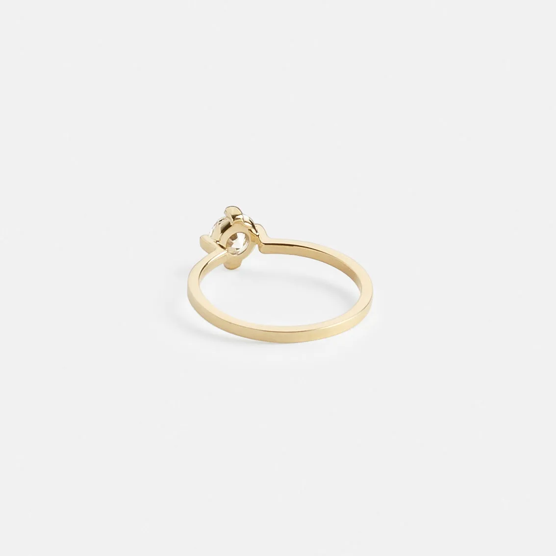 Ema Ring with 0.80ct Natural Diamond in Gold