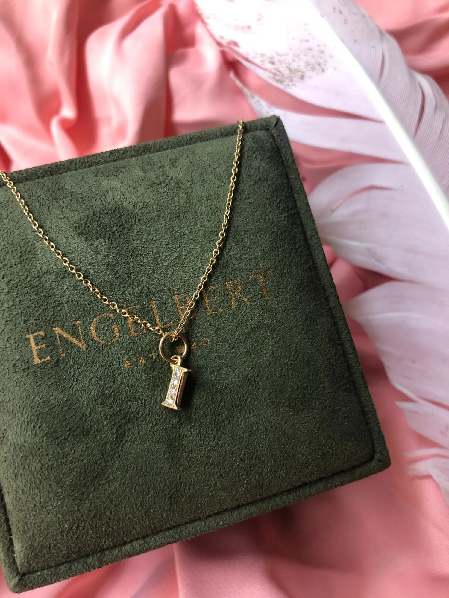 Love Letter ? 18K Gold Necklace w. Diamonds