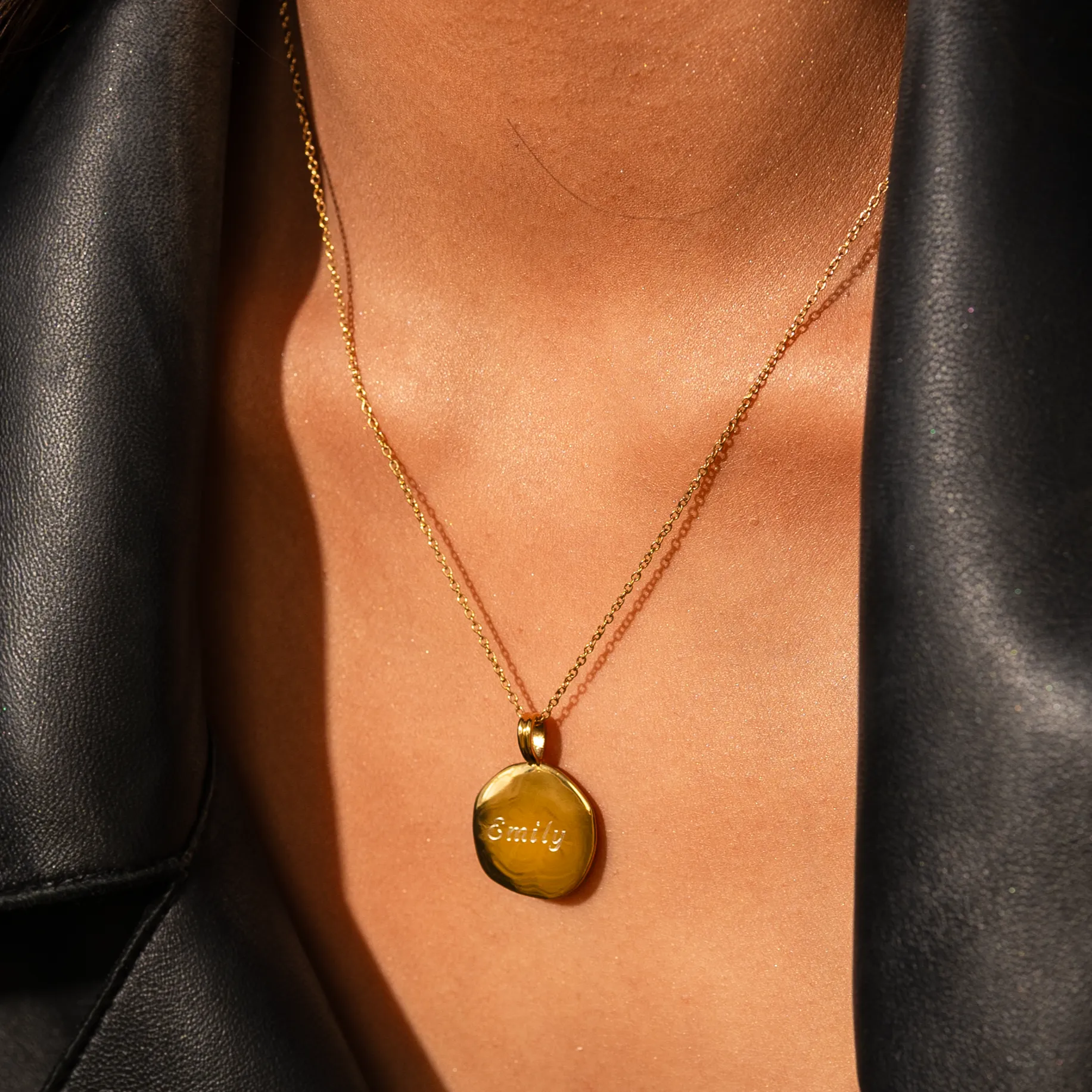 Maya Circle Pendant Necklace in Gold