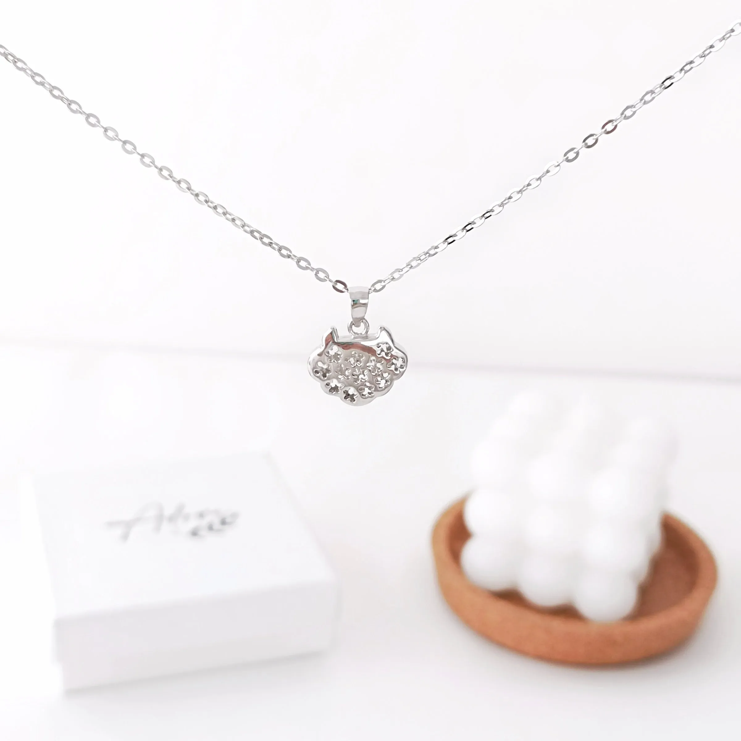 Ru Yi??Chinese Lock Necklace