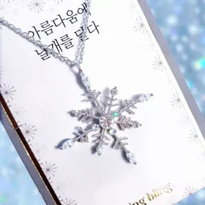 SNOW BLOSSOM Necklace