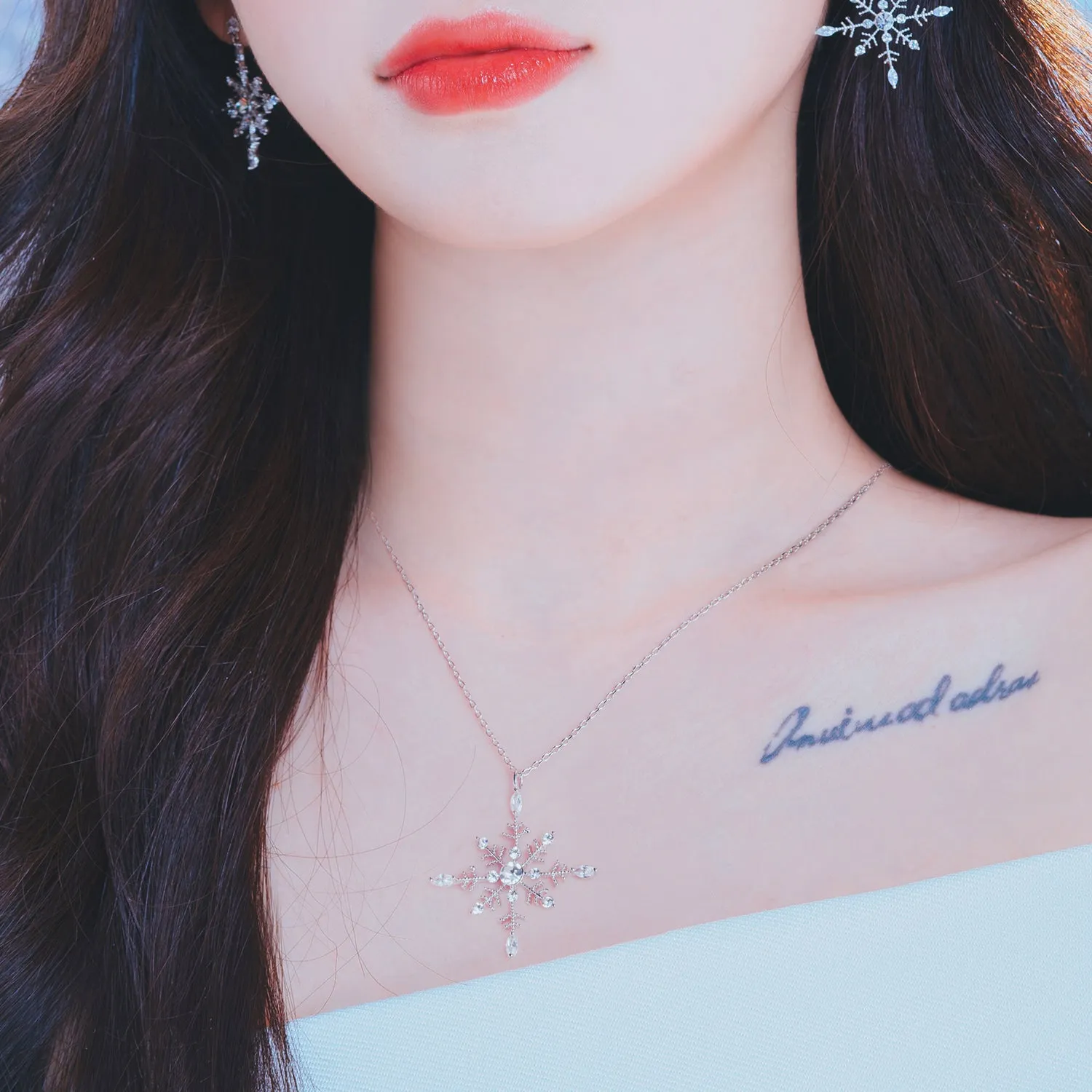 SNOW BLOSSOM Necklace