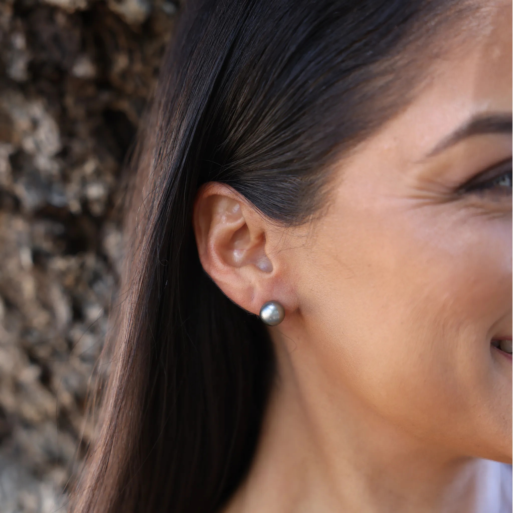 Tahitian Black Pearl Earrings in Gold - 9-10mm