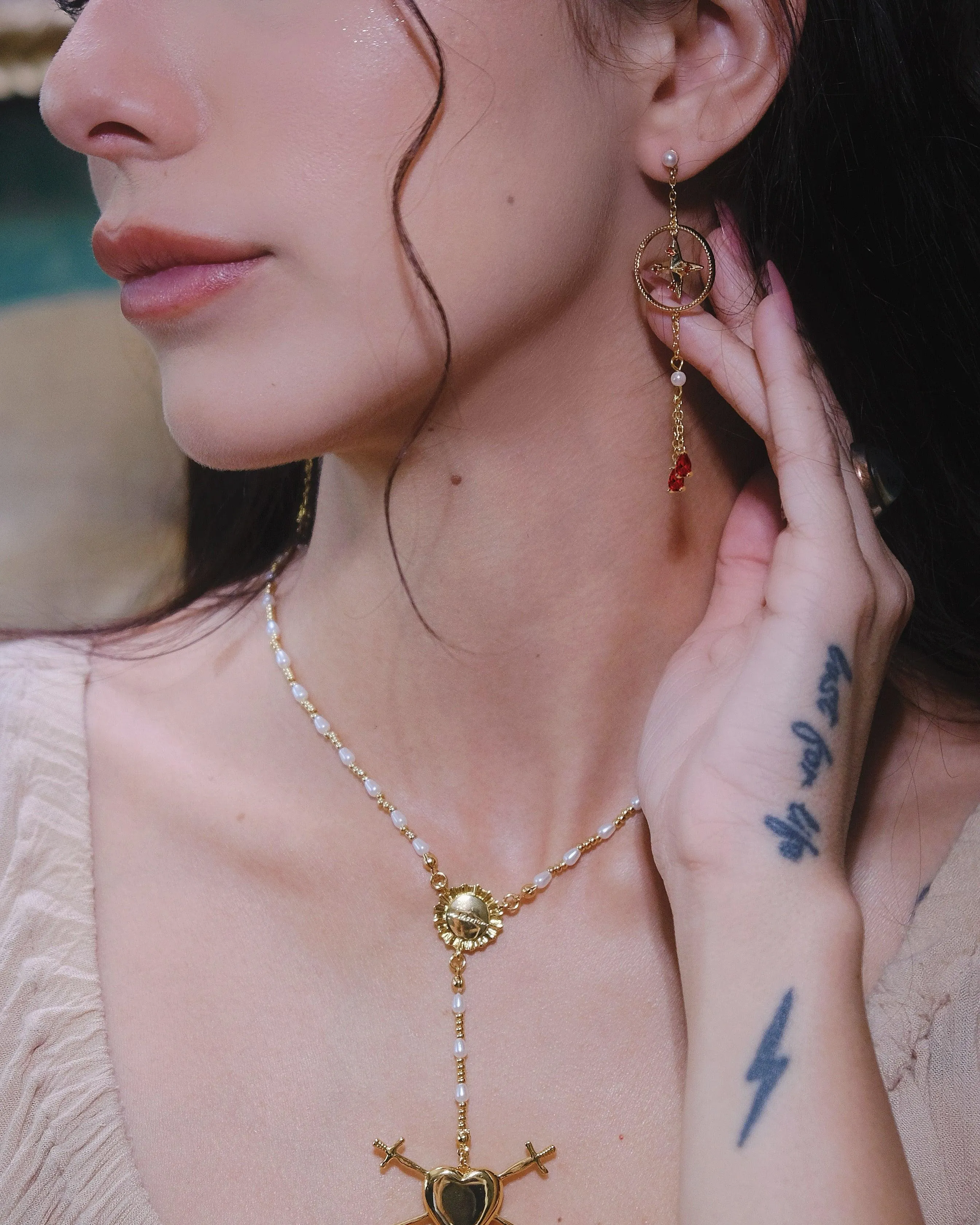The Star Earrings in Gold