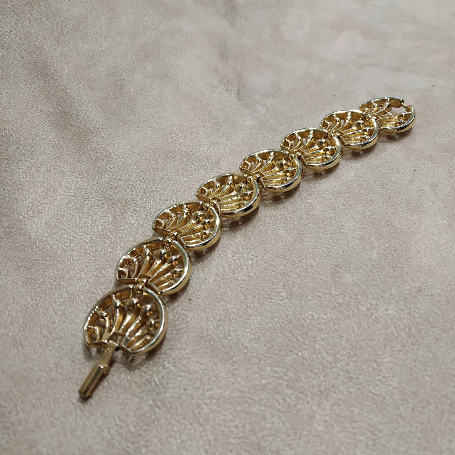 Trifari Flower and Pearl Vintage Bracelet