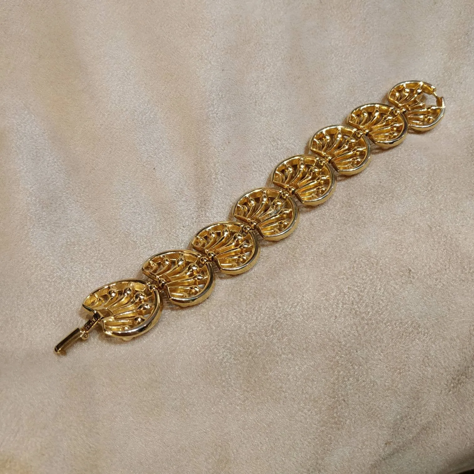 Trifari Flower and Pearl Vintage Bracelet