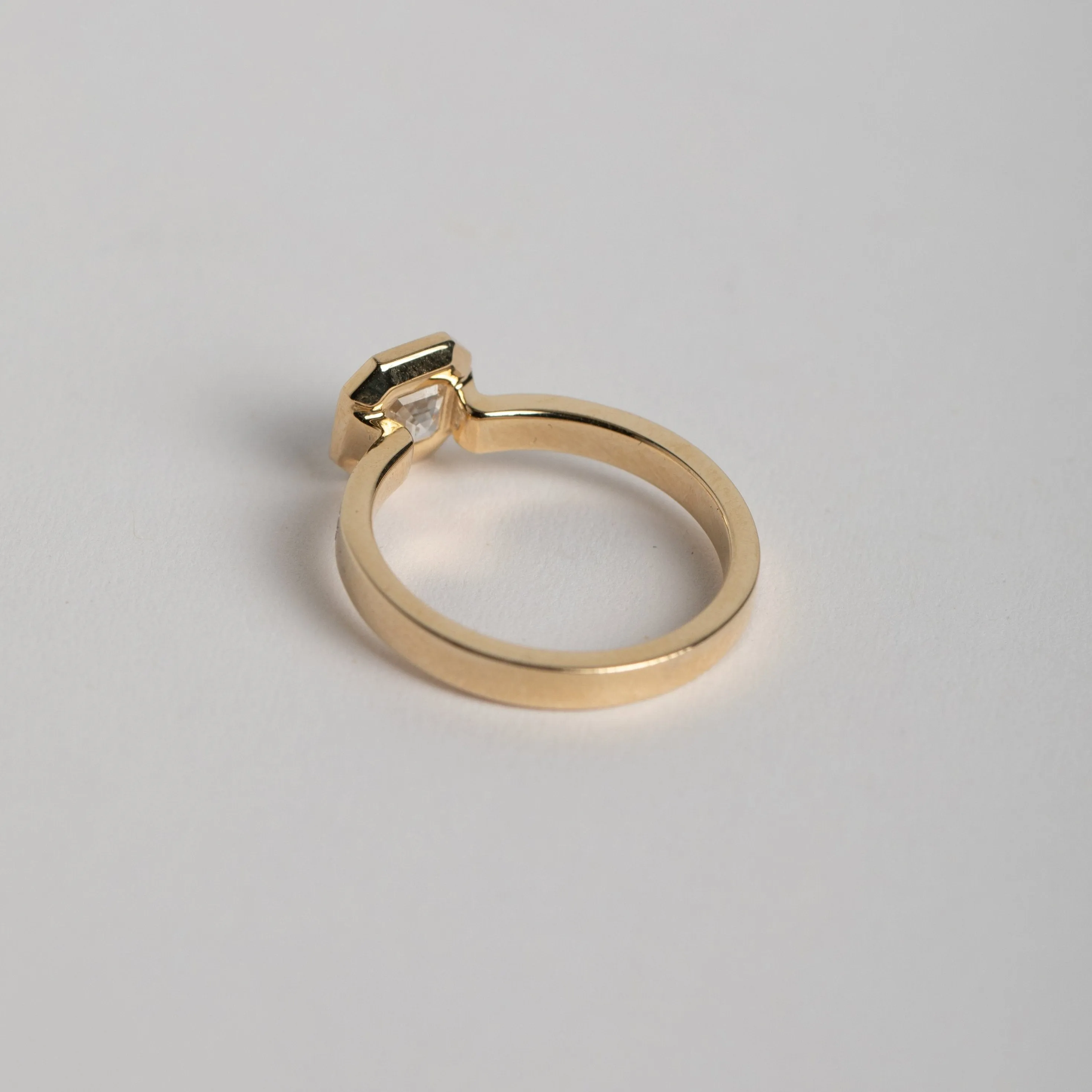 Velta Ring with 0.75ct Lab-grown Diamond in Gold