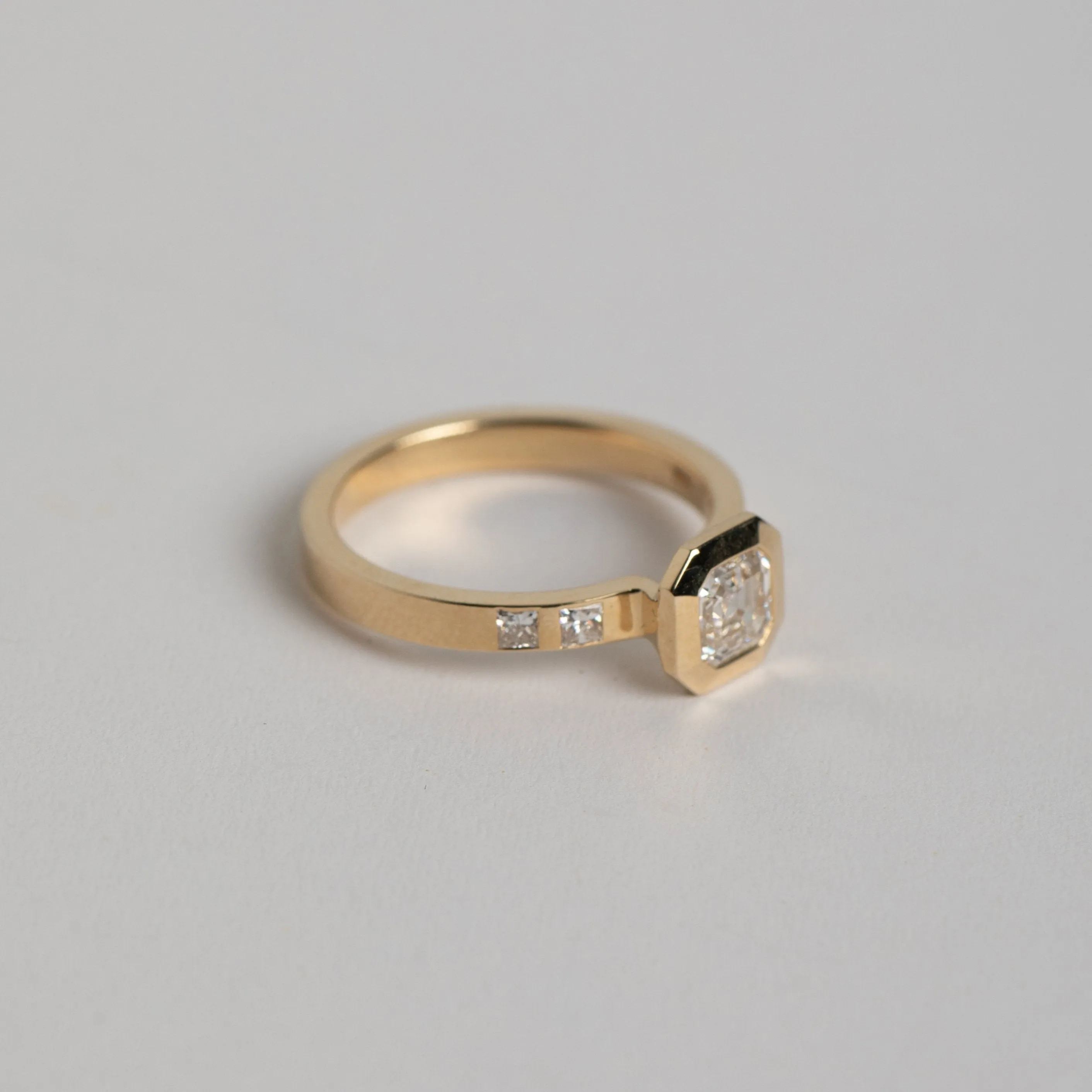 Velta Ring with 0.75ct Lab-grown Diamond in Gold