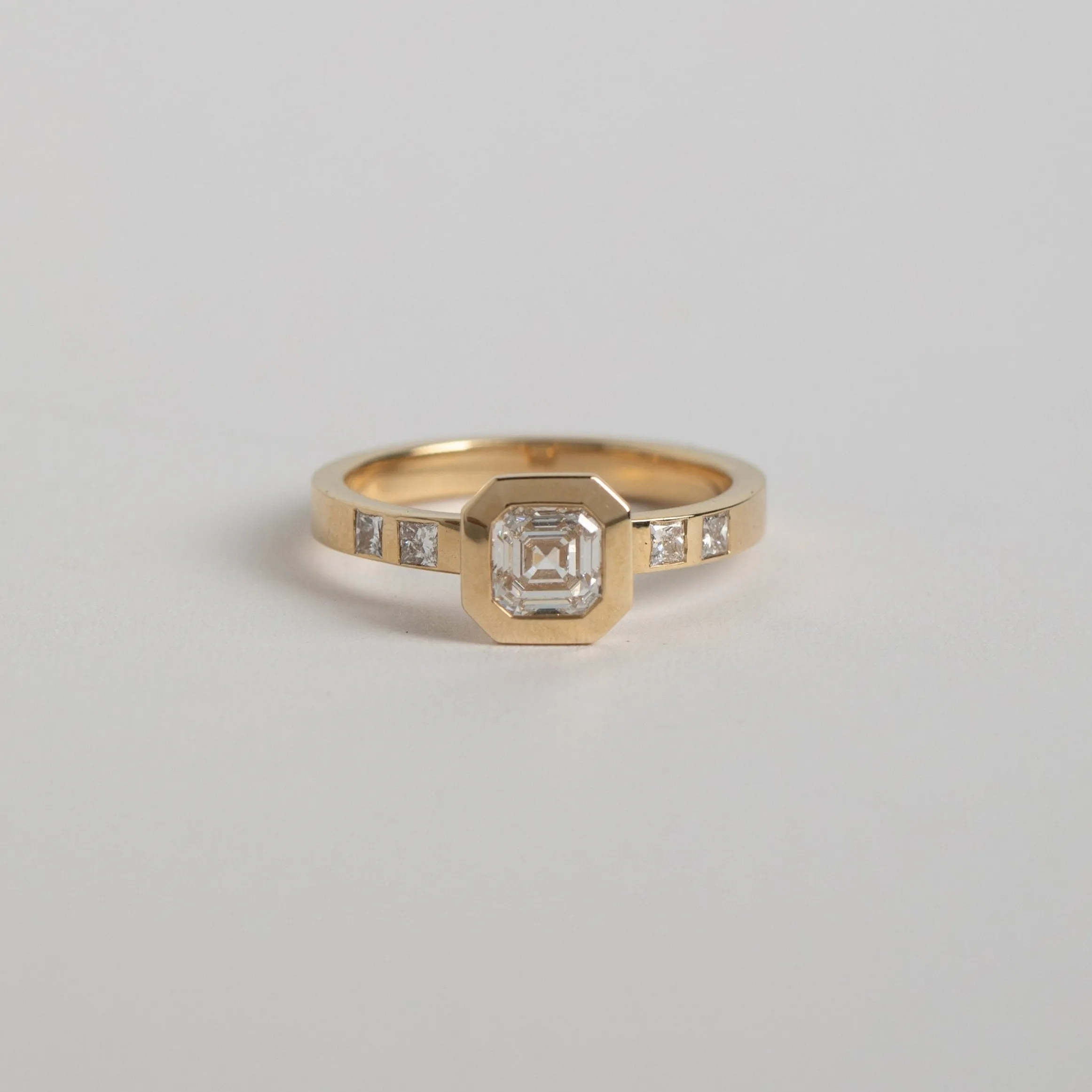Velta Ring with 0.75ct Lab-grown Diamond in Gold