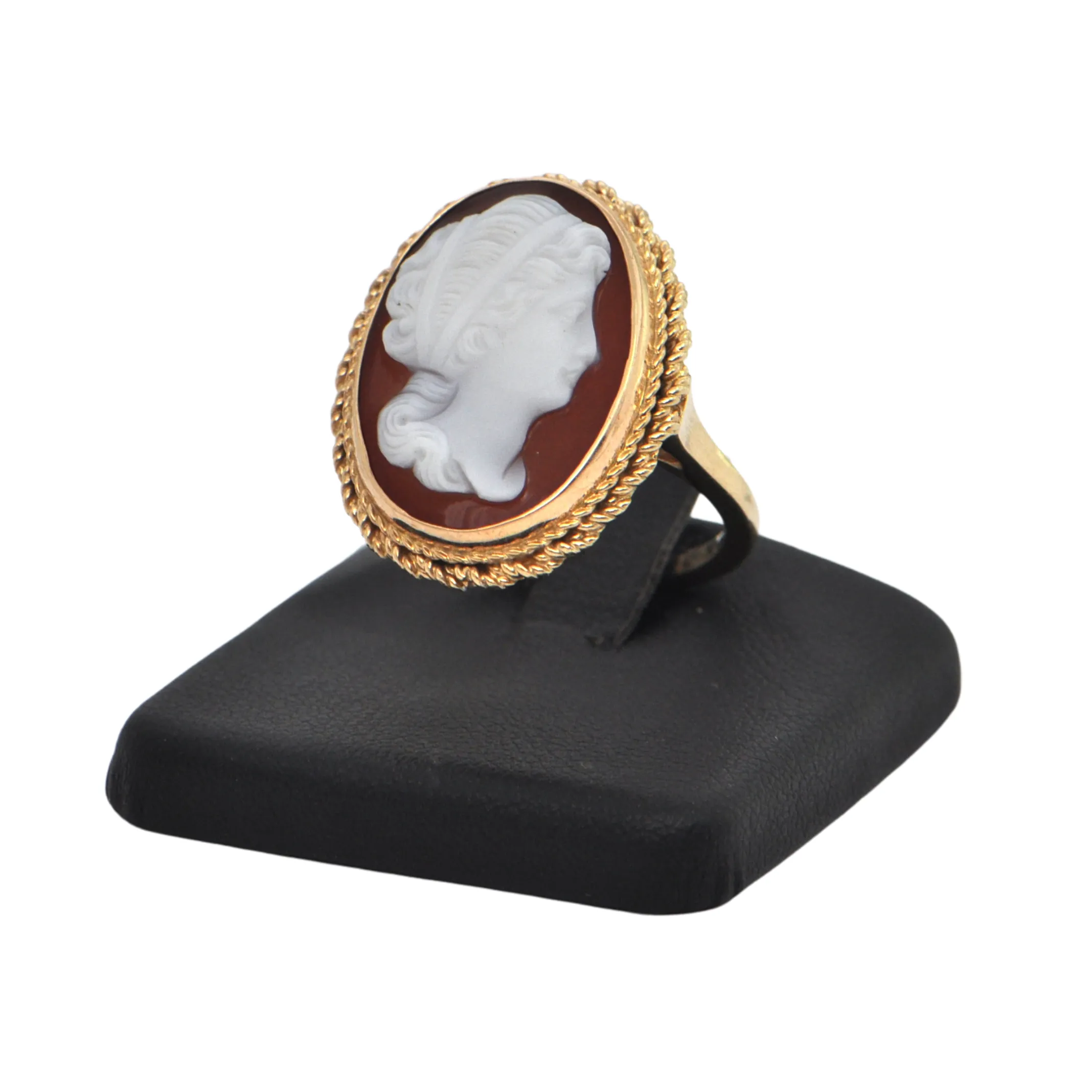 Vintage Shell Cameo 14K Yellow Gold Ring