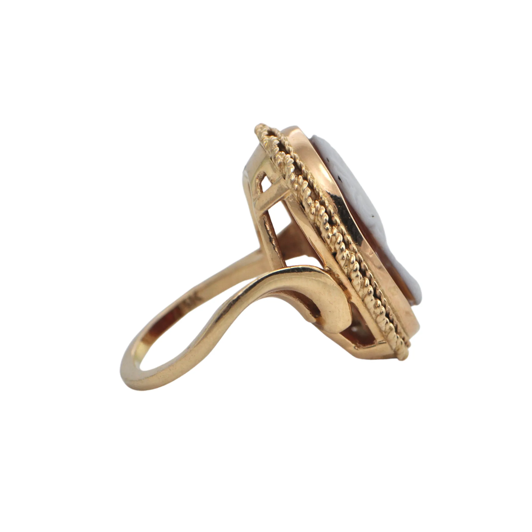 Vintage Shell Cameo 14K Yellow Gold Ring